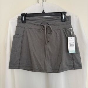 NWT New Balance Collection Striped Athletic Skirt Skort Gray Size Small